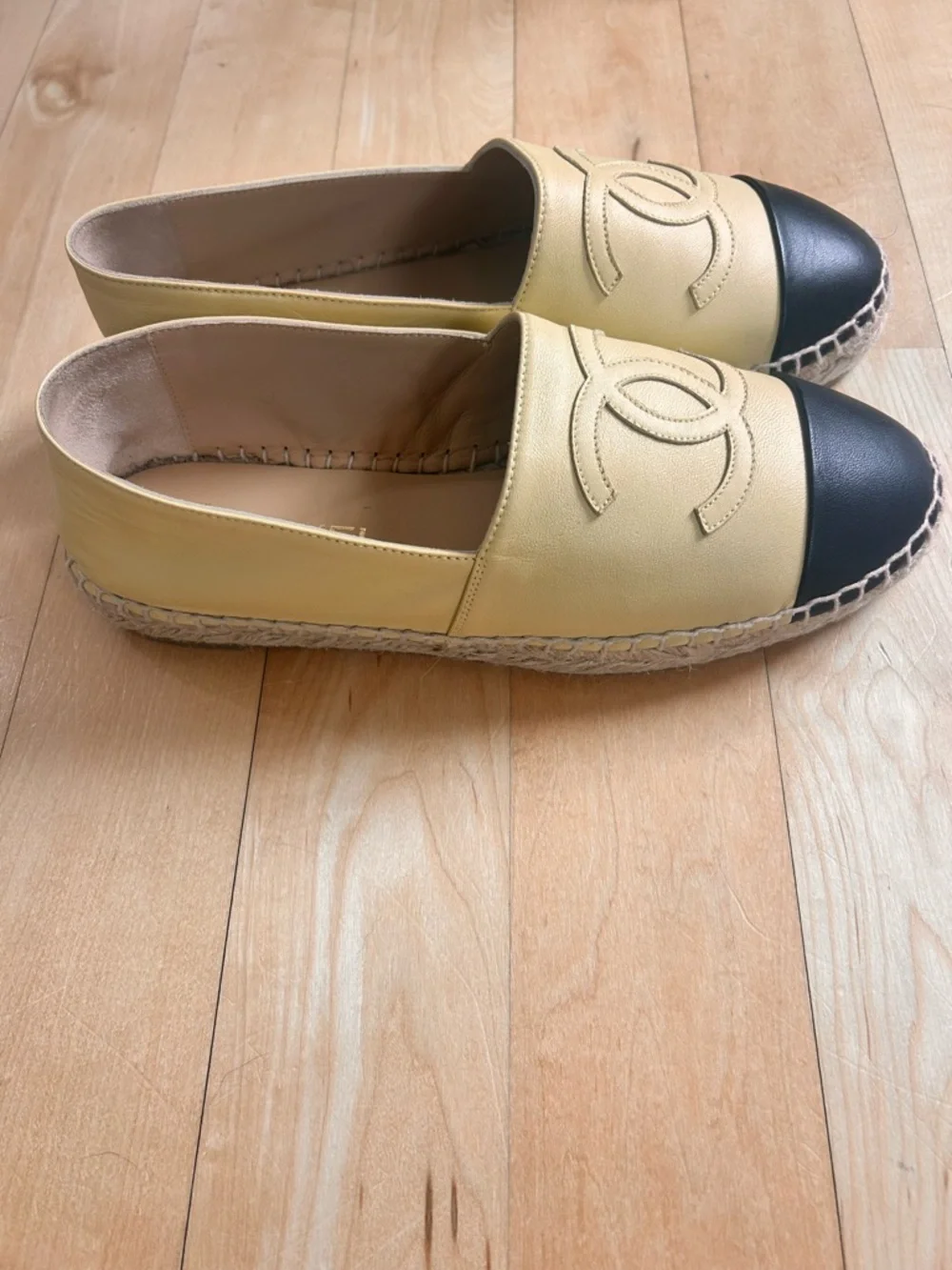 CHANEL Beige Leather Espadrille with Black Cap Toe new no box - Brand new - Picture 11 of 12